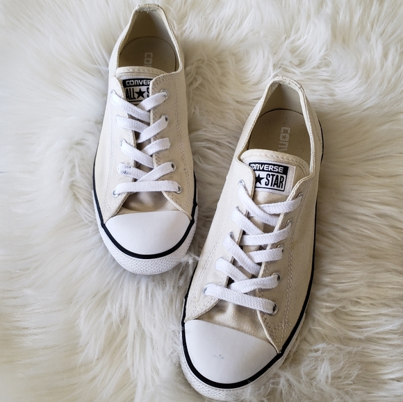 converse dainty beige